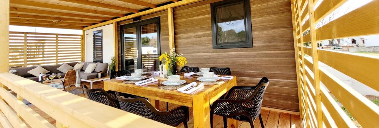 Mobilehome Elena Premium With Pool, Istria Banjole Exterior photo