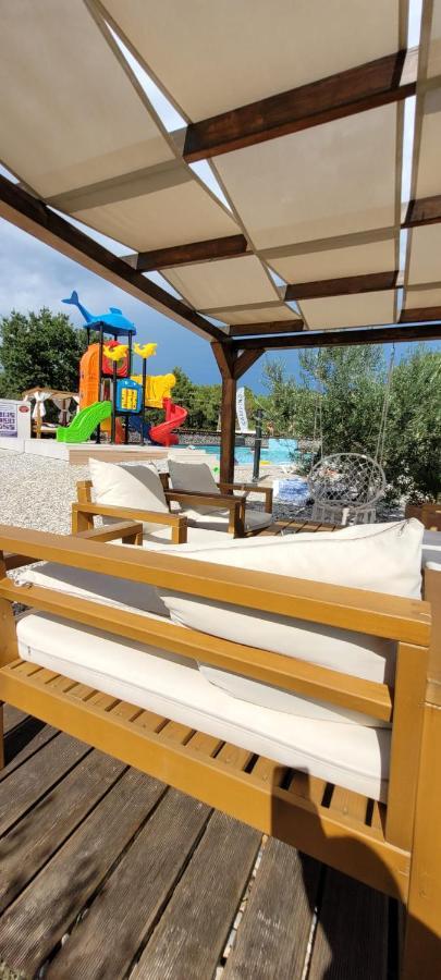 Mobilehome Elena Premium With Pool, Istria Banjole Exterior photo